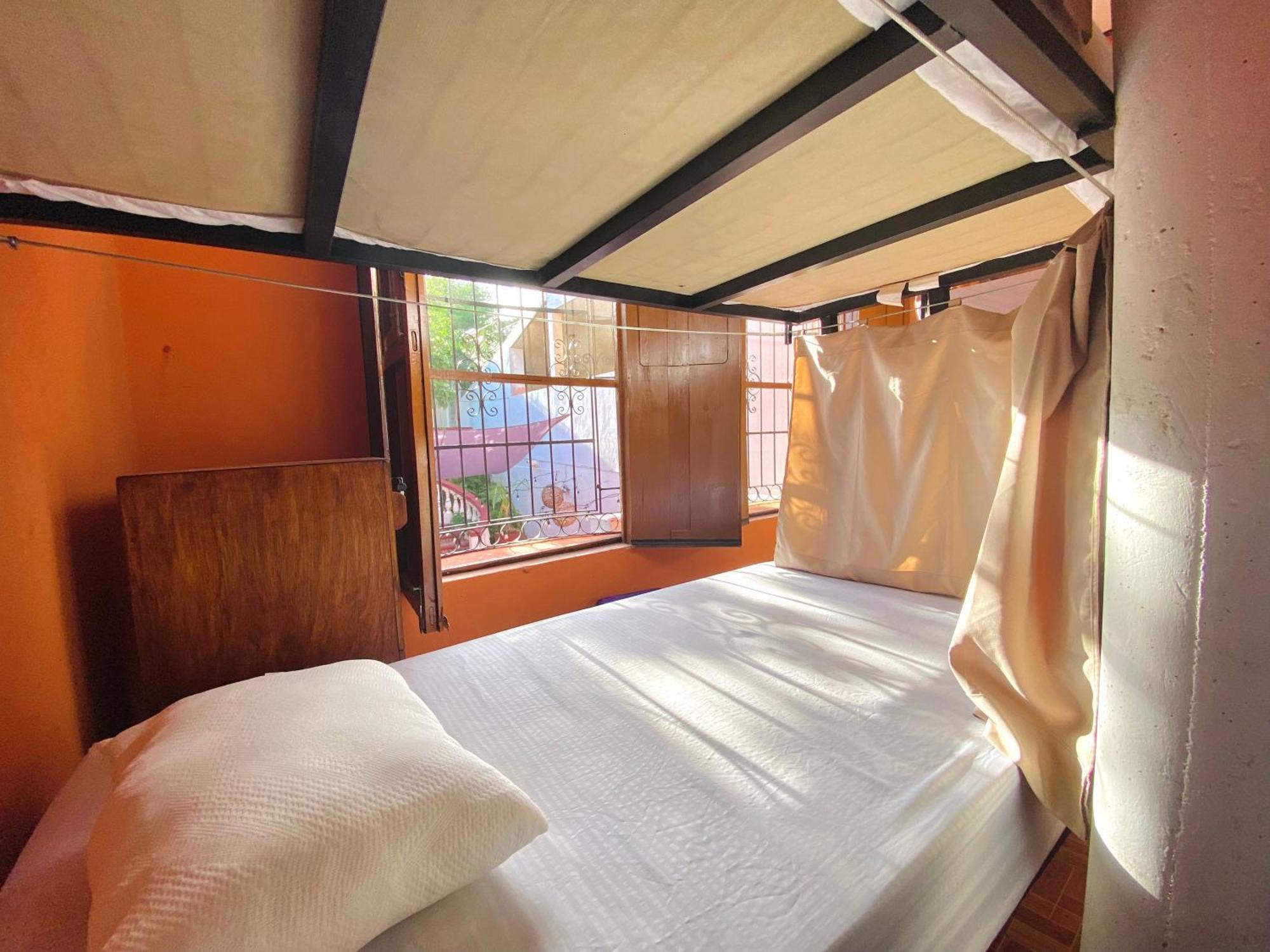Alena Hostal Valladolid  Dış mekan fotoğraf